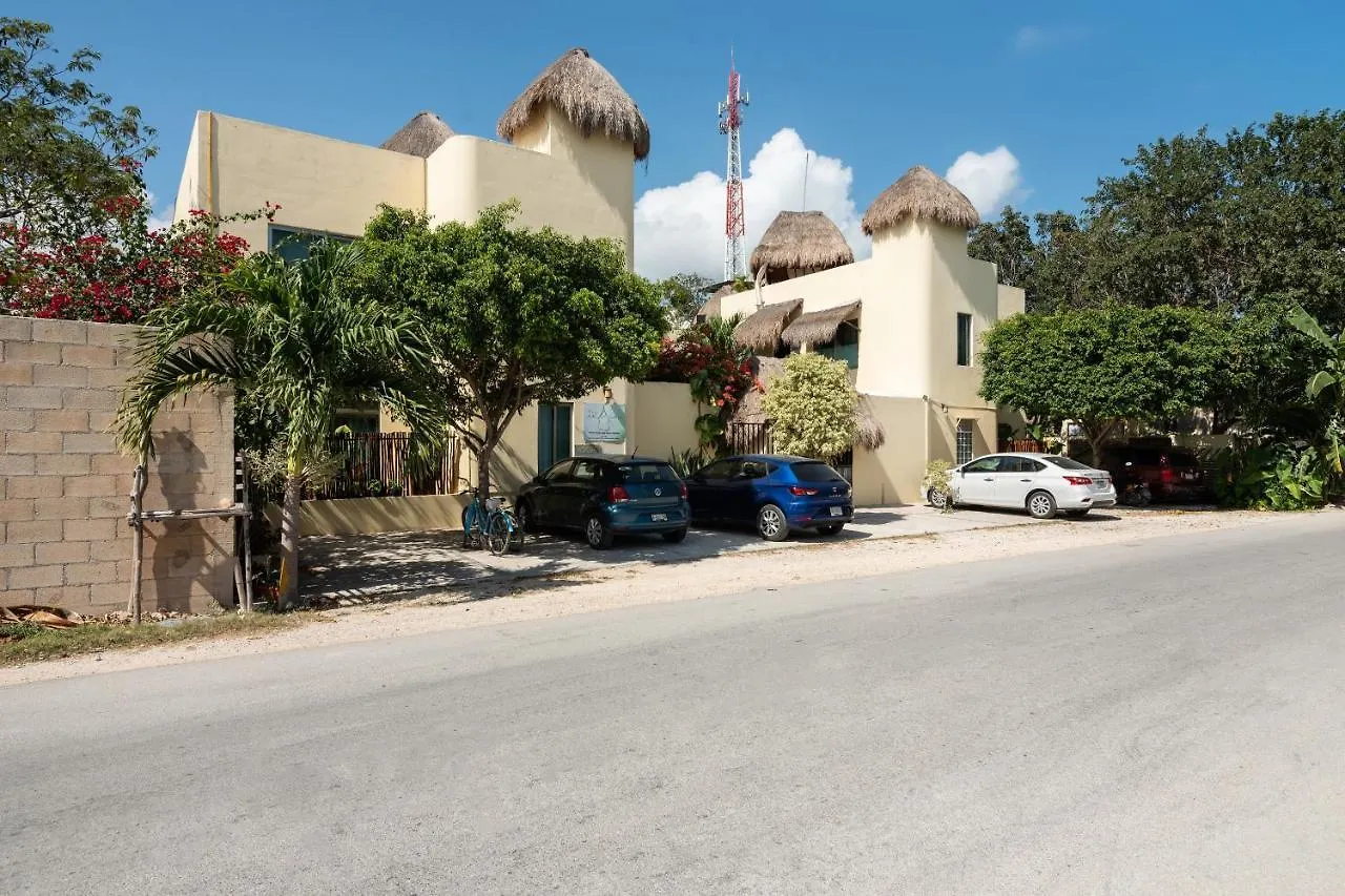 טולום Villas Akalan 3*,
